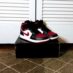 Air jordans black, red and white (size 9.5)
